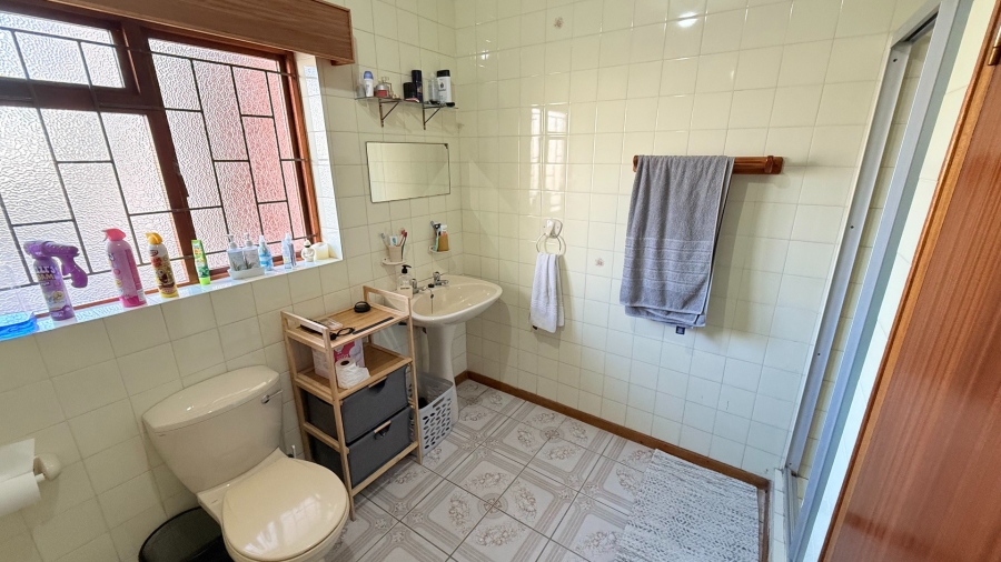 To Let 3 Bedroom Property for Rent in Heiderand Western Cape